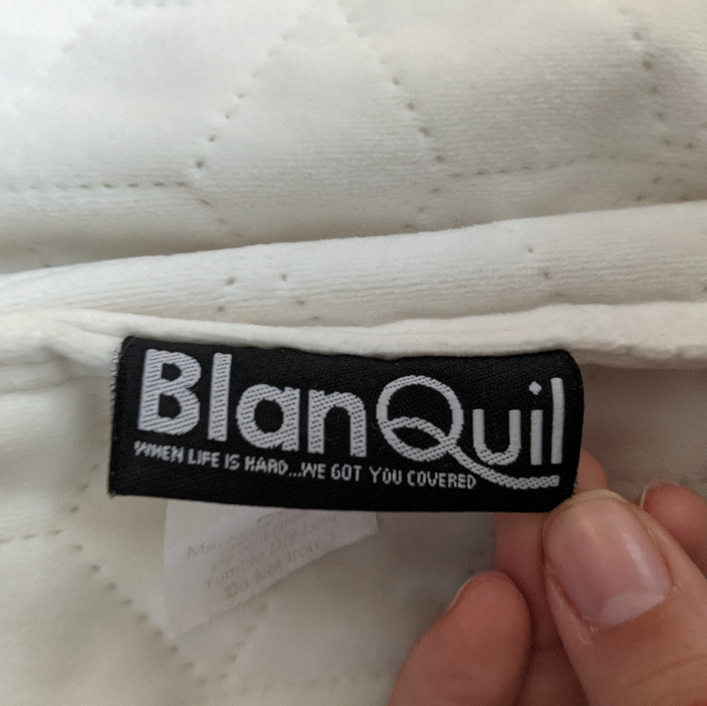 Weighted throw blanket